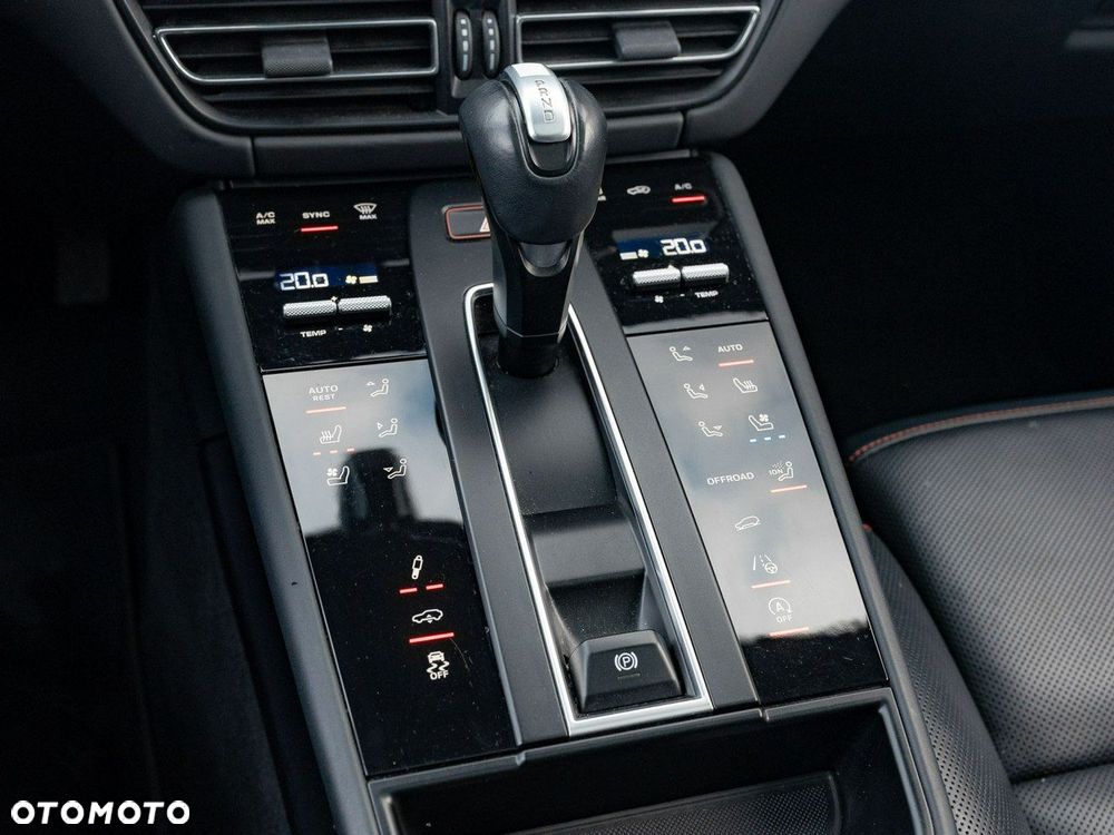 Porsche Macan T - 20