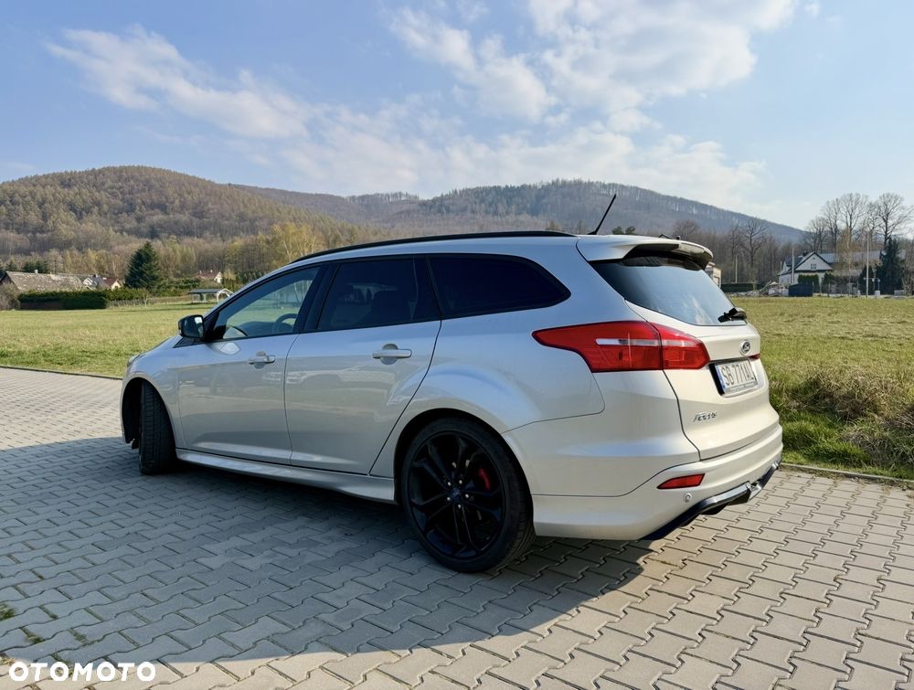 Ford Focus 1.5 TDCi ST-Line PowerShift - 8
