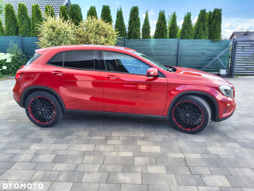 Mercedes-Benz GLA - 6
