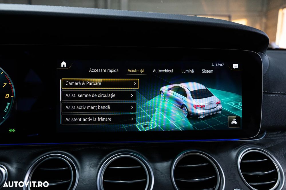 Mercedes-Benz E 300 9G-TRONIC AMG Line - 18