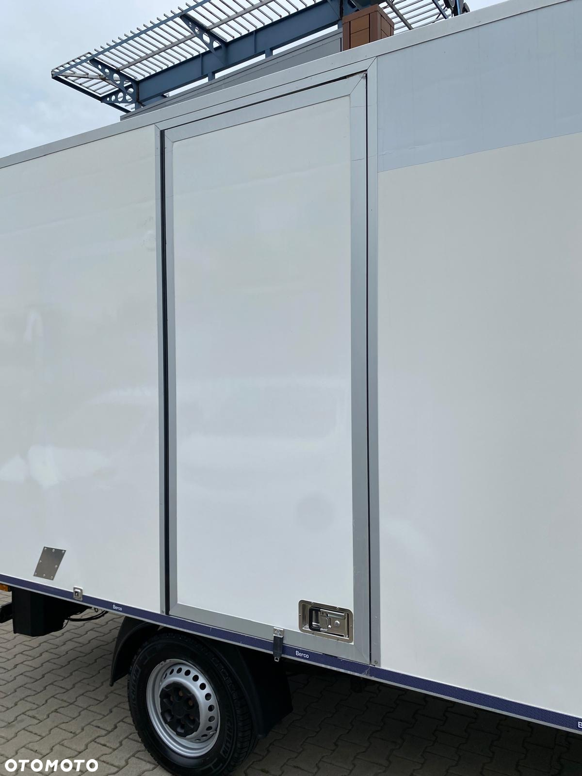 Iveco DAILY 36-160 HI-MATIC CHŁODNIA THERMO KING V300 WINDA ZEPRO - 23