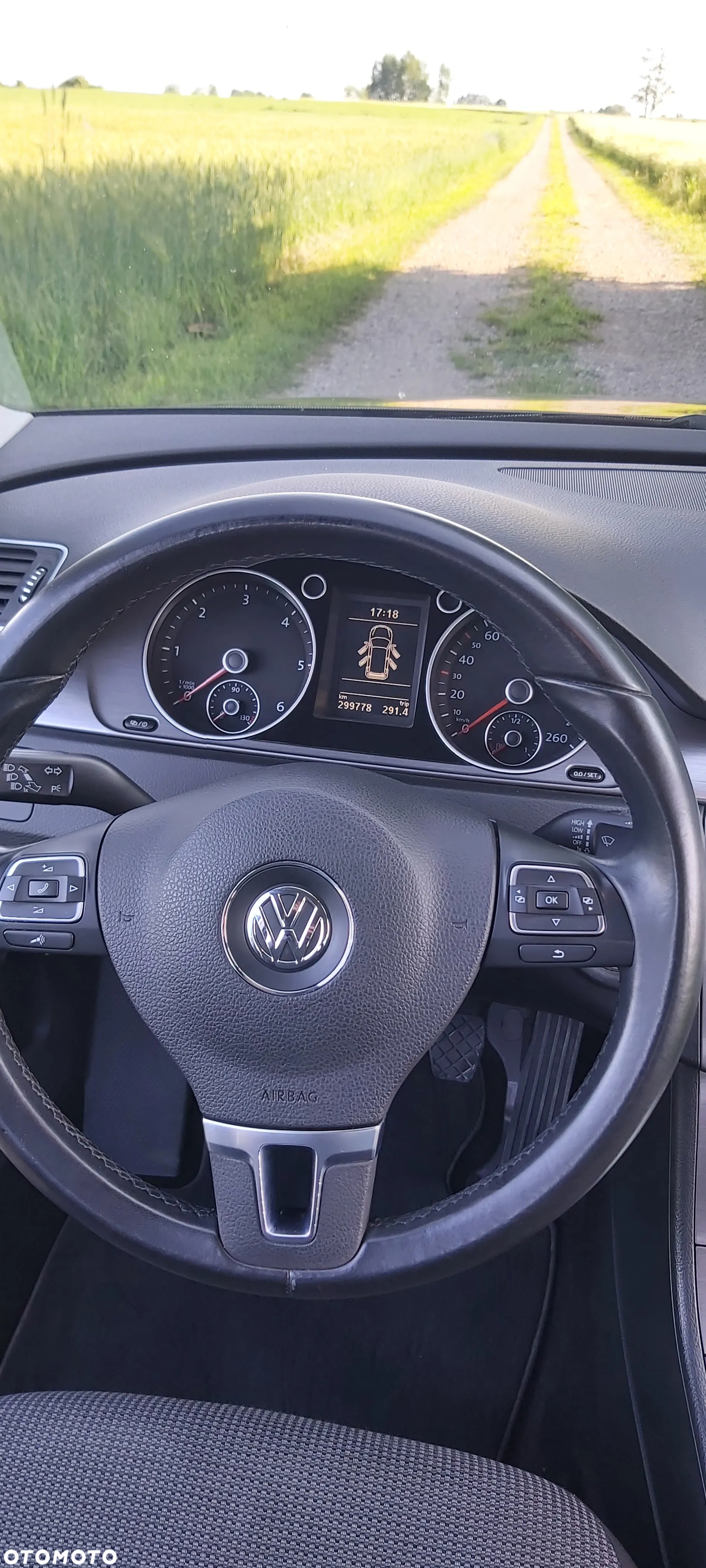 Volkswagen Passat 2.0 TDI Comfortline - 9