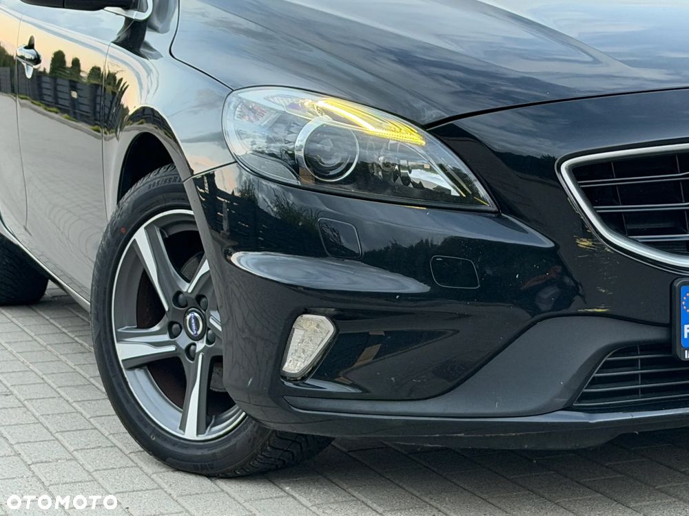 Volvo V40 - 25