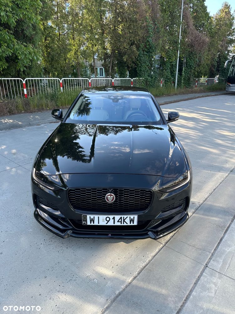 Jaguar XE 2.0 D180 HSE - 1