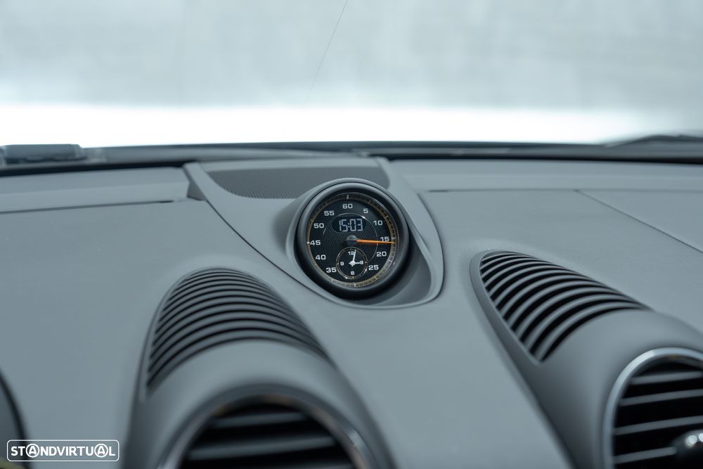 Porsche 718 Cayman GT4 PDK - 32