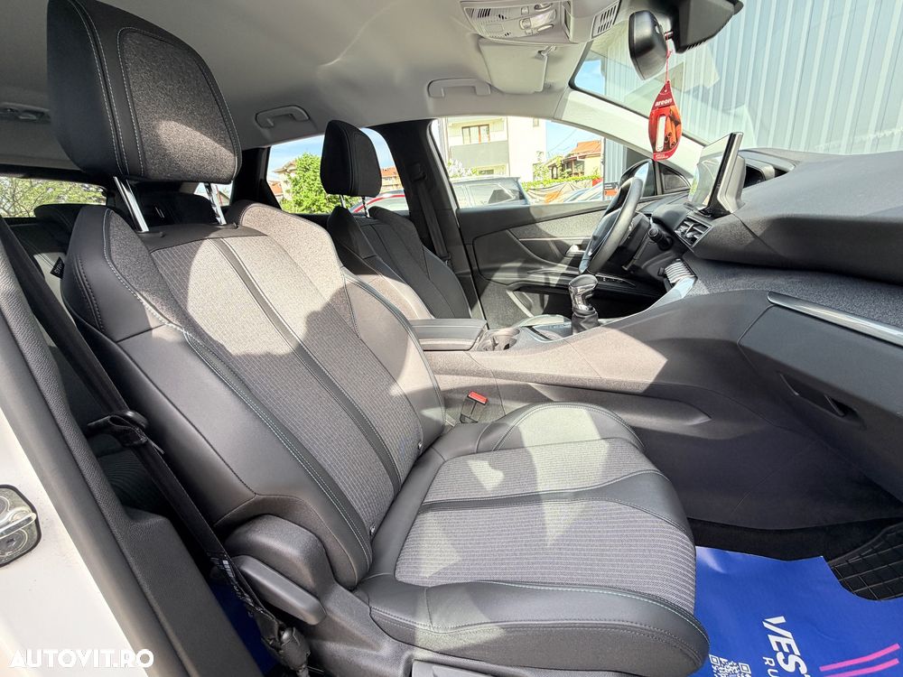 Peugeot 3008 PureTech 130 Stop & Start Allure - 22