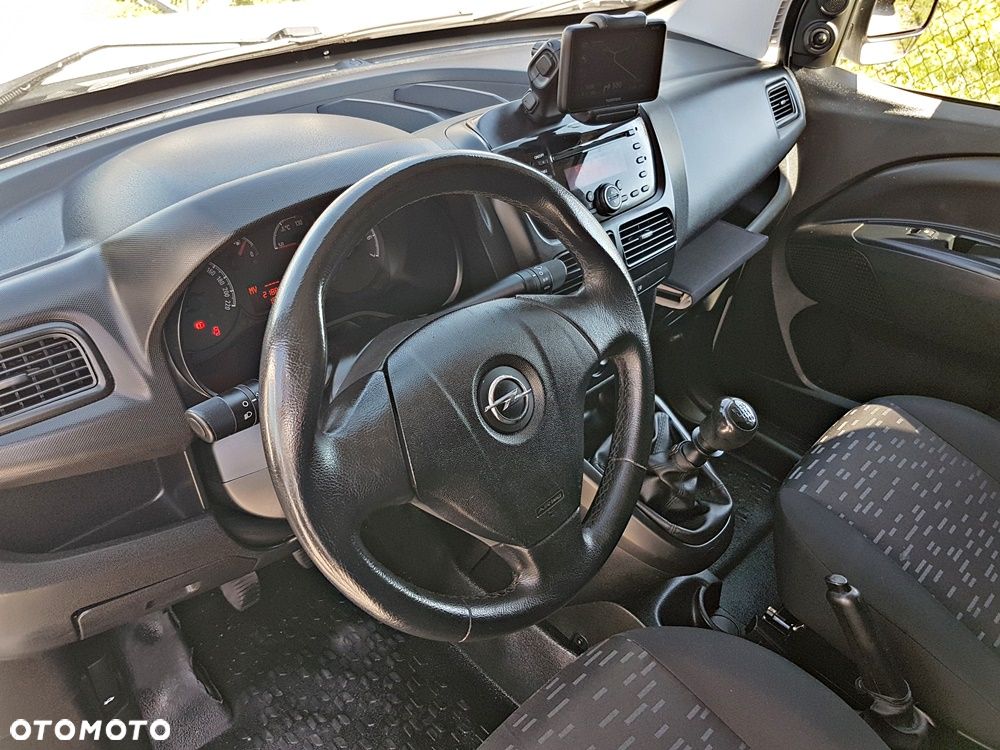 Opel COMBO - 10