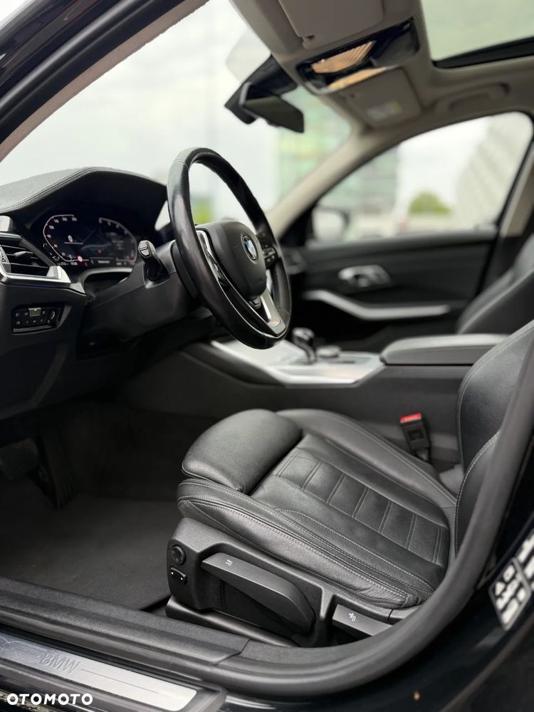 BMW Seria 3 320d Luxury Line - 14