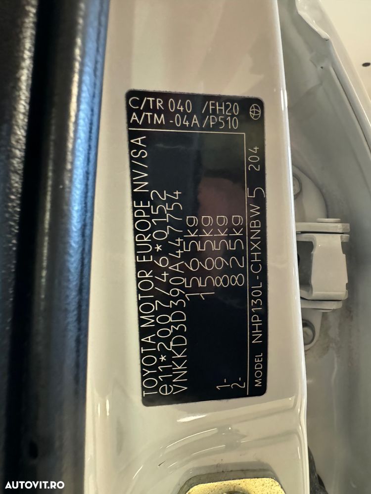 Toyota Yaris 1.5 VVT-i HSD Bi-Tone G&B - 26