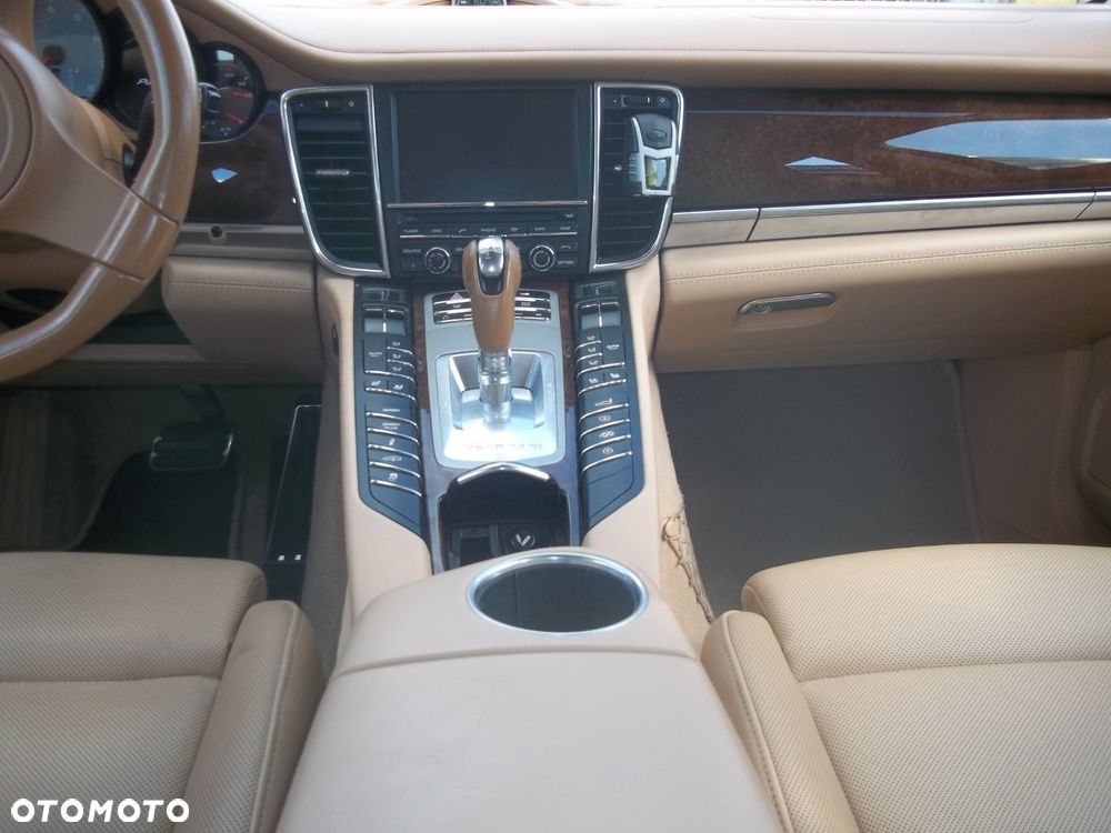 Porsche Panamera 4S - 7
