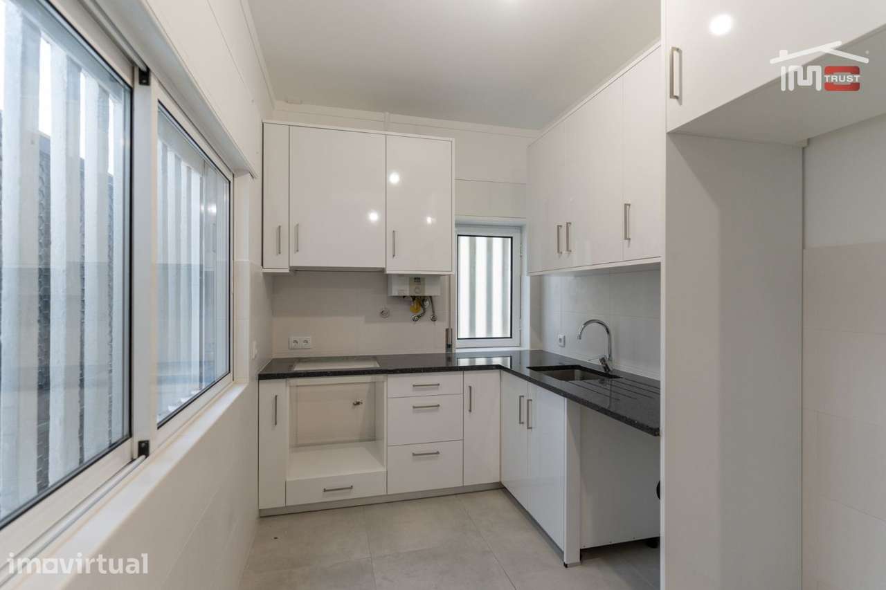 Apartamento T2 renovado no centro de Fátima