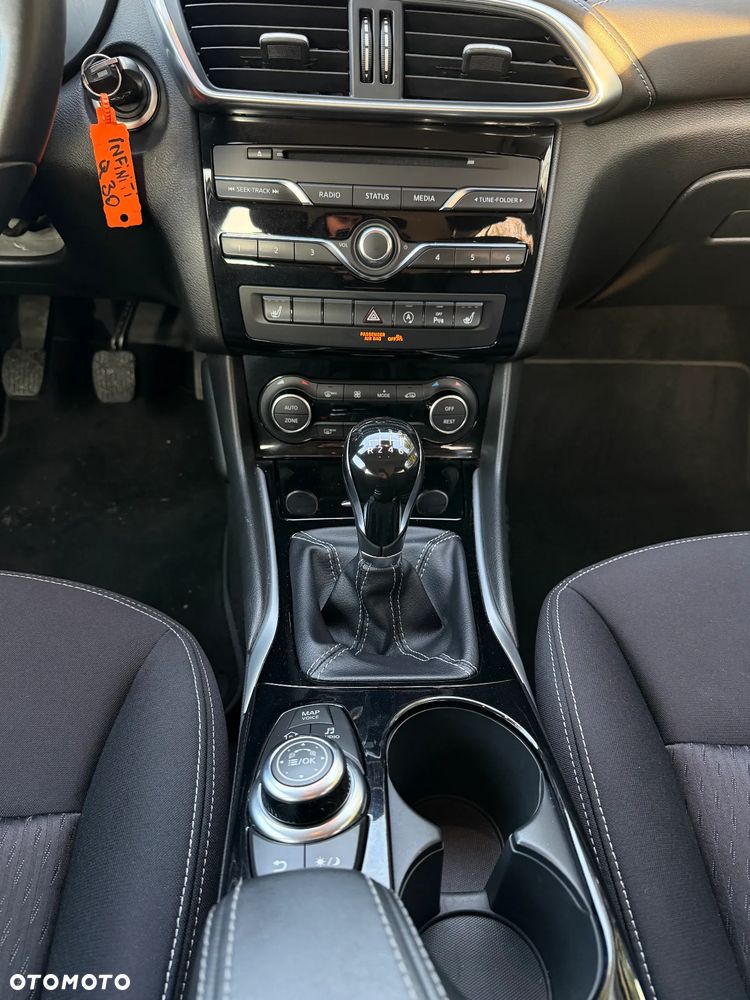 Infiniti Q30 1.5d Premium Tech Gallery White - 13