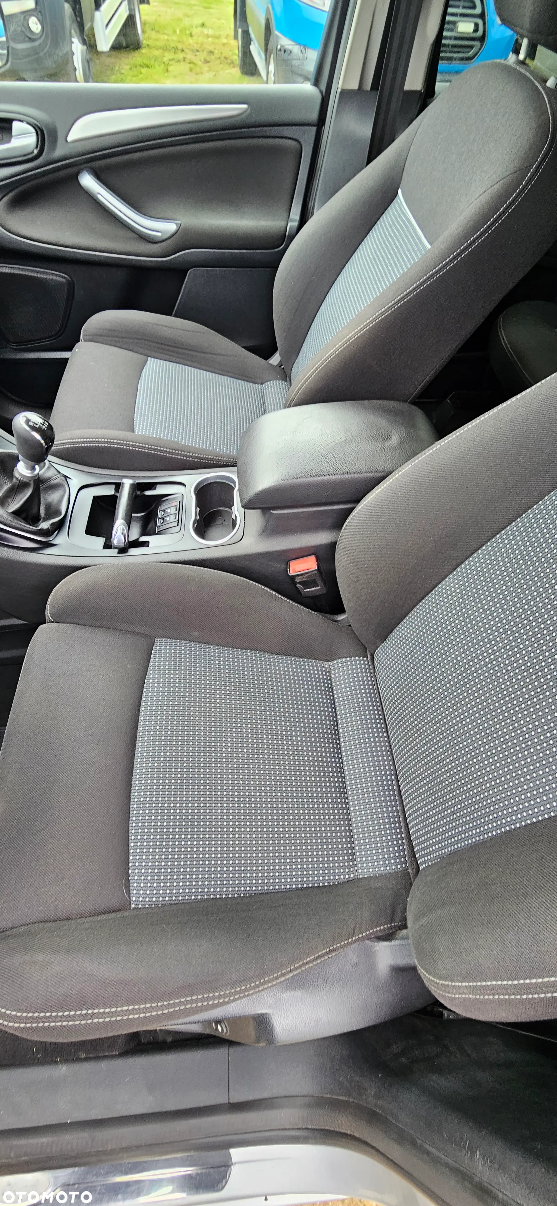 Ford S-Max - 14