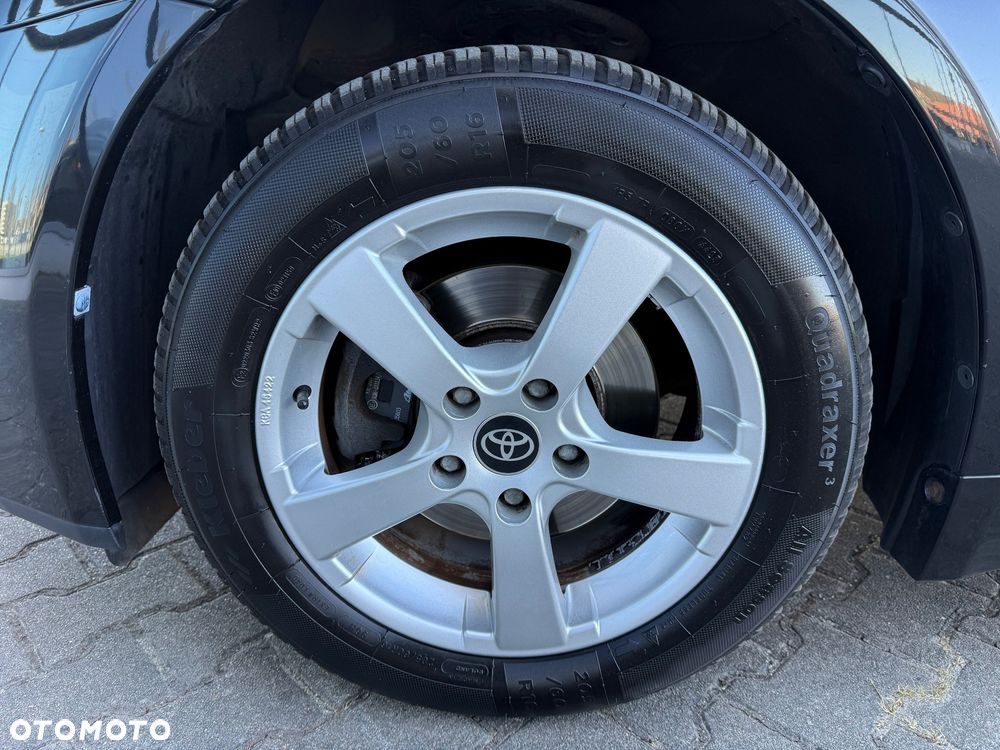 Toyota Avensis - 37