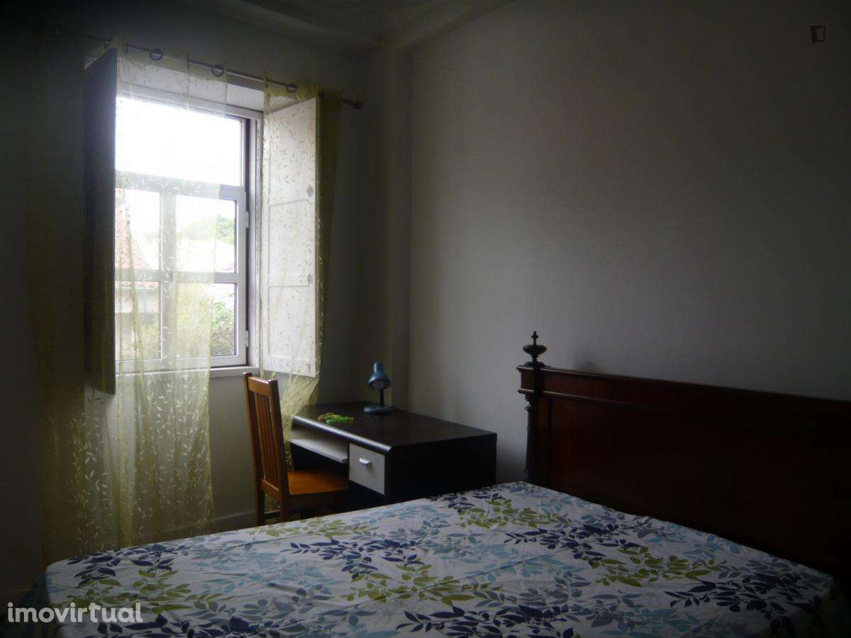 Quarto - localizado em Montes Claros Coimbra - Grande imagem: 4/20