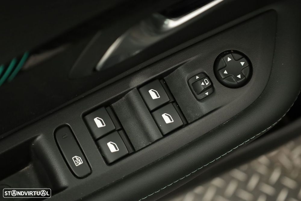 Peugeot 208 1.2 PureTech Allure EAT8 - 19