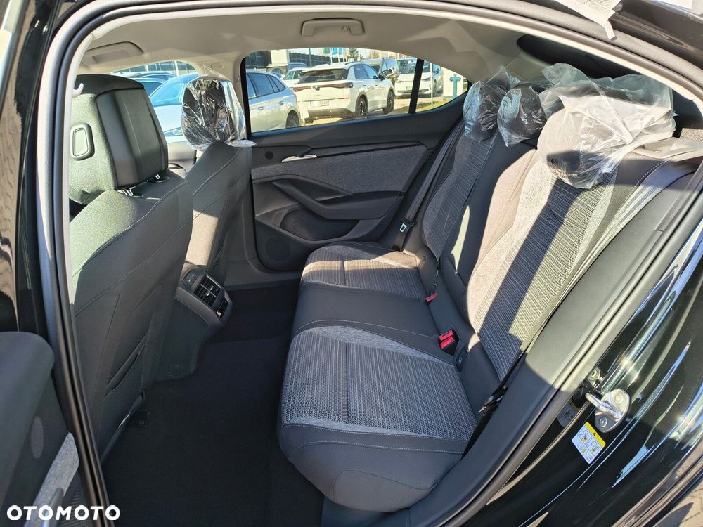 Skoda Superb 2.0 TDI SCR Drive DSG - 18