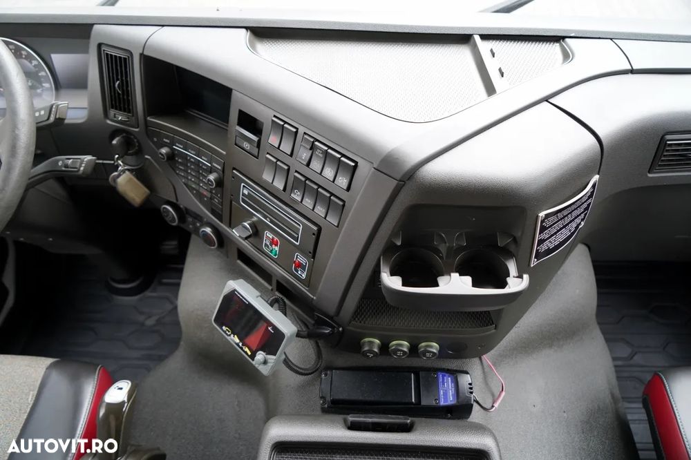Volvo FMX 410 / 6x4 / CAMION BASCULANTE + HDS PALFINGER 18002-EH A / HYDROBOARD / RADIO CONTROL / EURO 6 / - 32