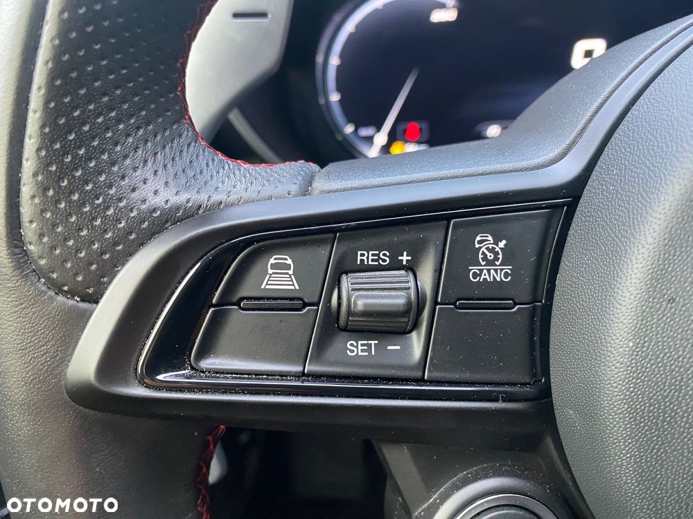 Alfa Romeo Giulia 2.0 Turbo Competizione Q4 - 27
