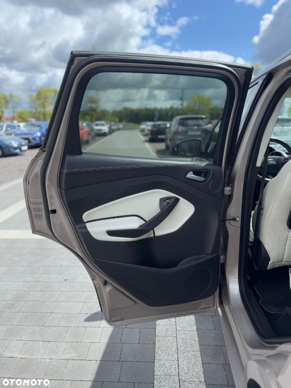Ford Kuga - 40