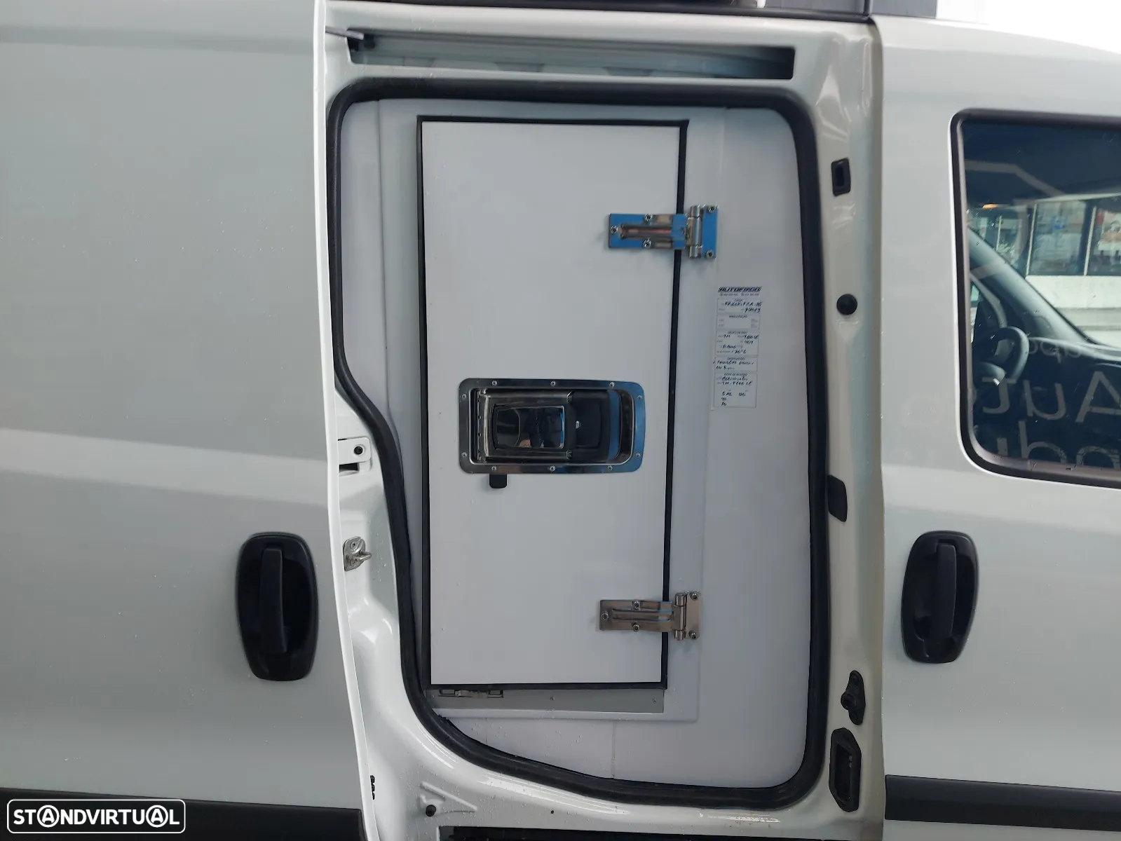 Fiat DOBLO EASY FRIO ESTRADA E GARAGEM - 7