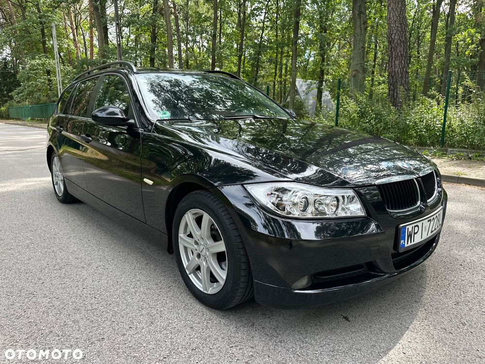 BMW Seria 3 318i - 4