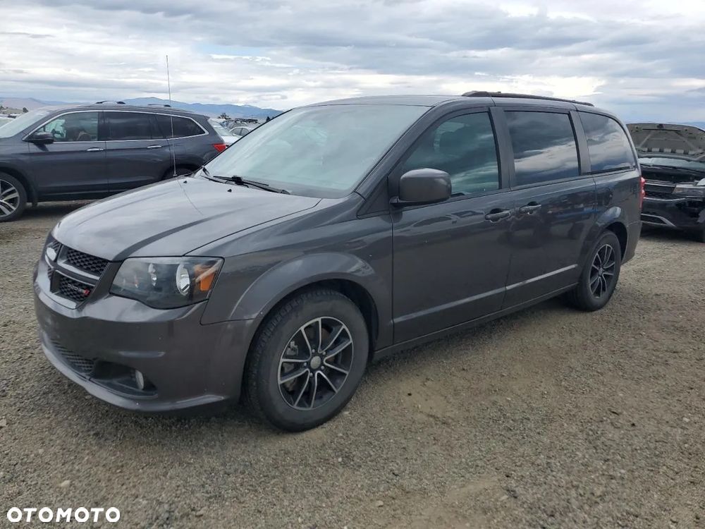 Dodge Grand Caravan - 2