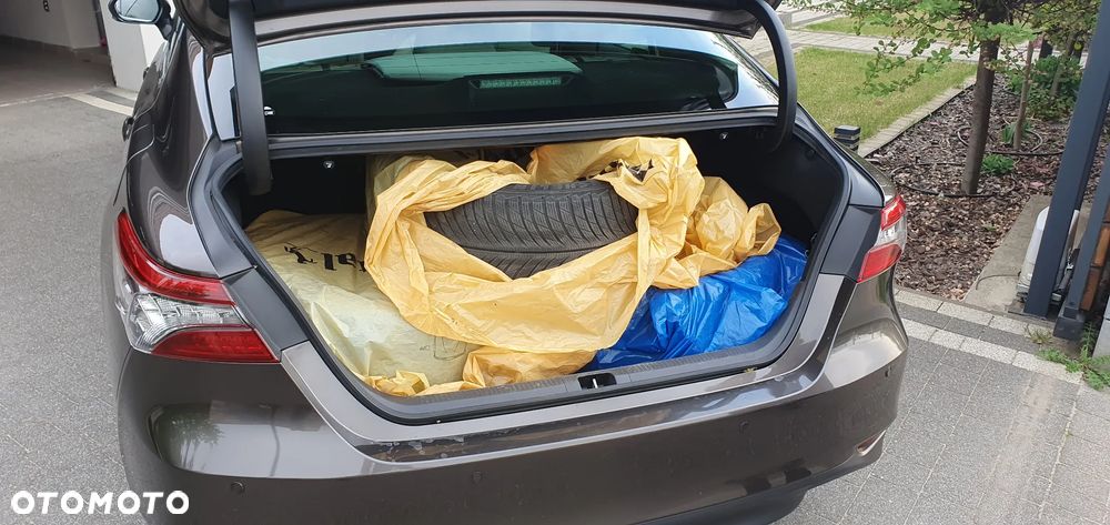 Toyota Camry 2.5 Hybrid Executive CVT - 7