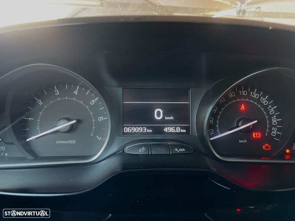 Peugeot 208 PureTech 82 Start & Stop Allure - 10