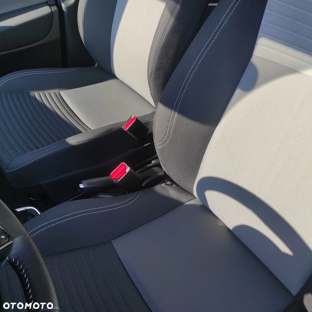 Toyota Yaris 1.5 Premium - 25