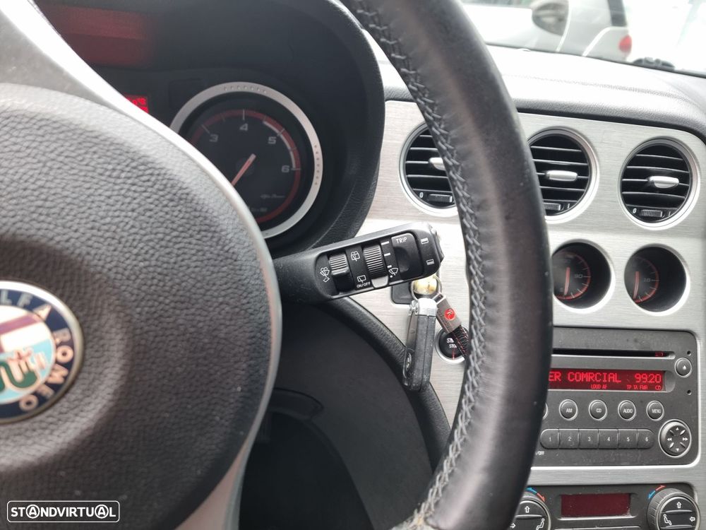 Alfa Romeo 159 Sportwagon 1.9 JTDm 16V Sportiva+ - 14