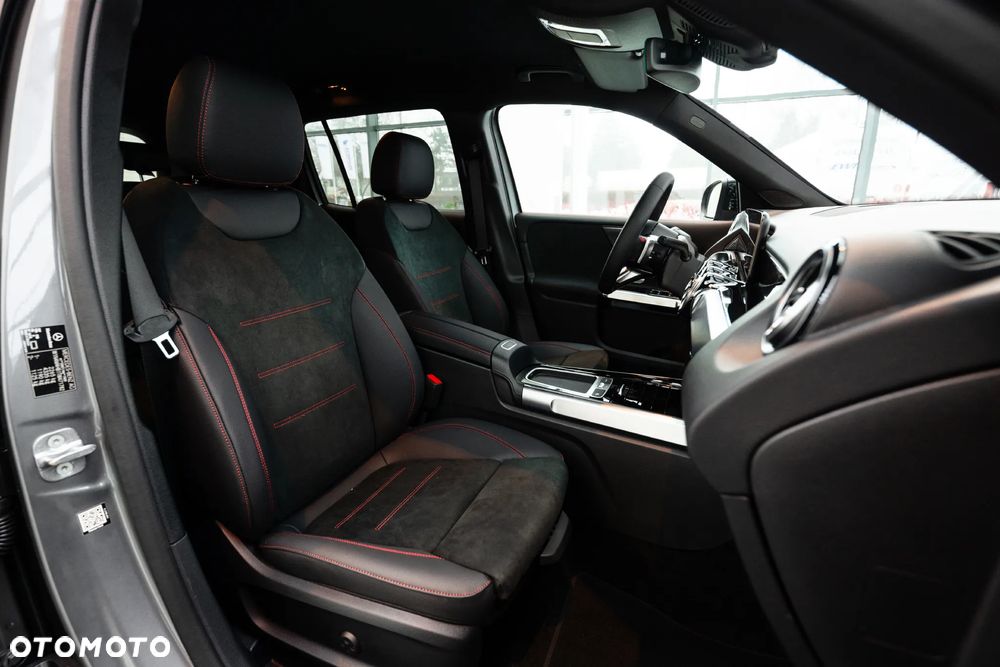 Mercedes-Benz GLB 250 mHEV 4-Matic AMG Line 8G-DCT - 11