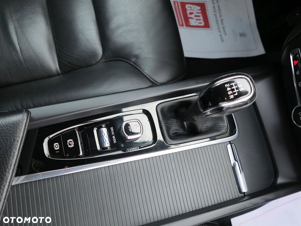 Volvo V60 D3 Momentum - 25