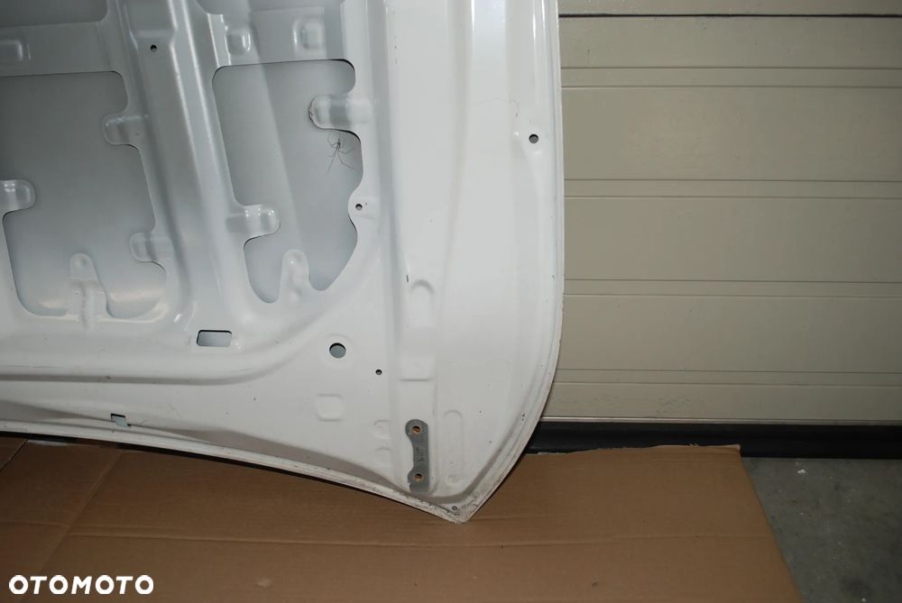 MASKA POKRYWA SILNIKA TOYOTA HILUX 2017- - 16