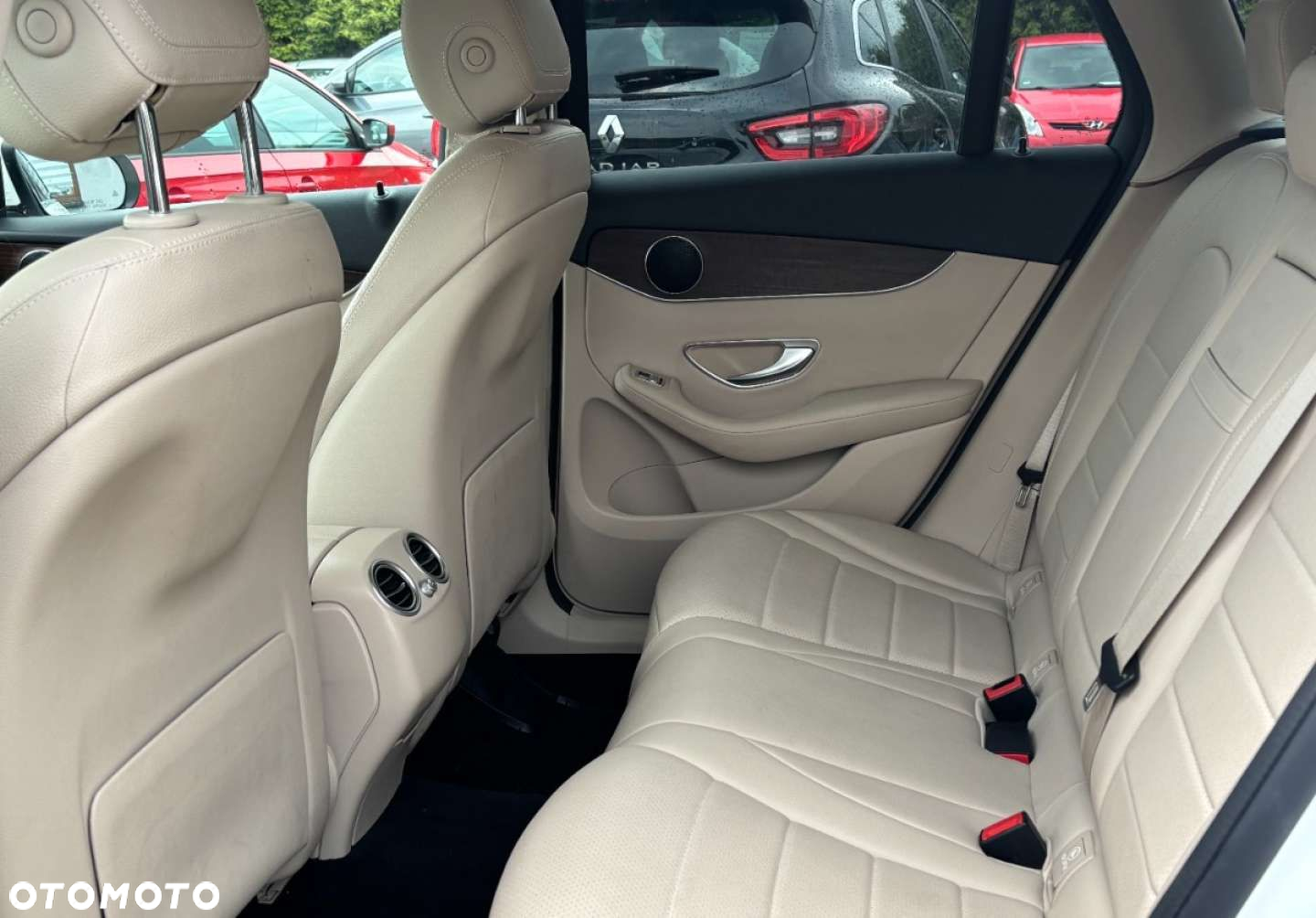 Mercedes-Benz GLC - 21