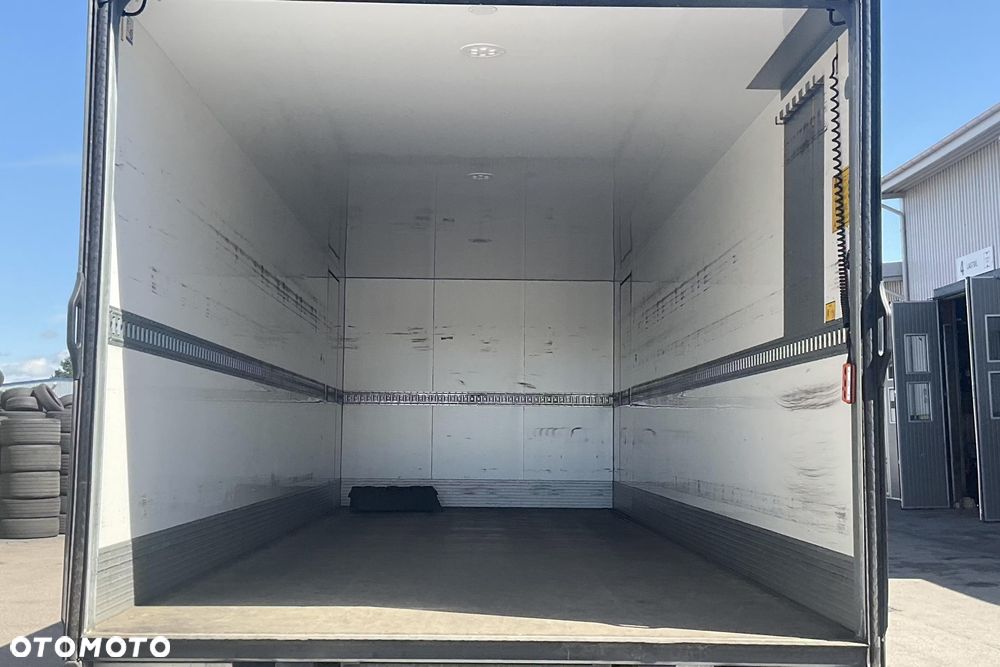 Volvo FL240 18EuroPalet Izoterma dmc 11.990 lub 14t lub 15,5t winda ZEPRO - 22