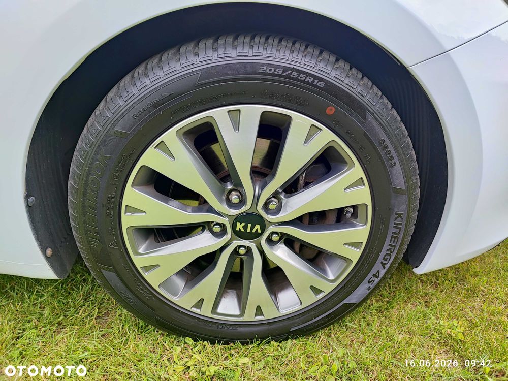 Kia Ceed - 8