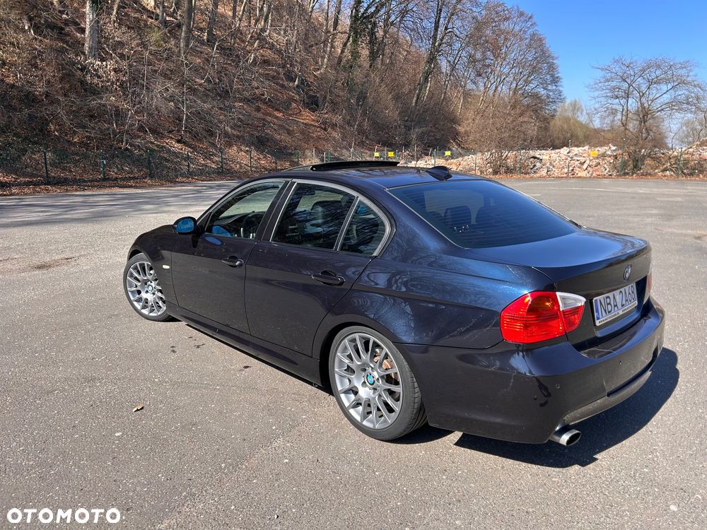 BMW Seria 3 320i - 30