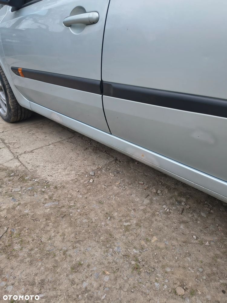 Renault Laguna 1.9 dCi Expression - 12