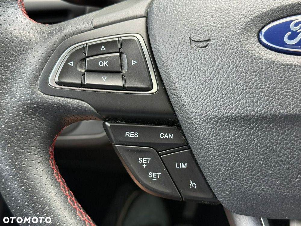 Ford Kuga 1.5 EcoBoost 2x4 ST-Line - 28