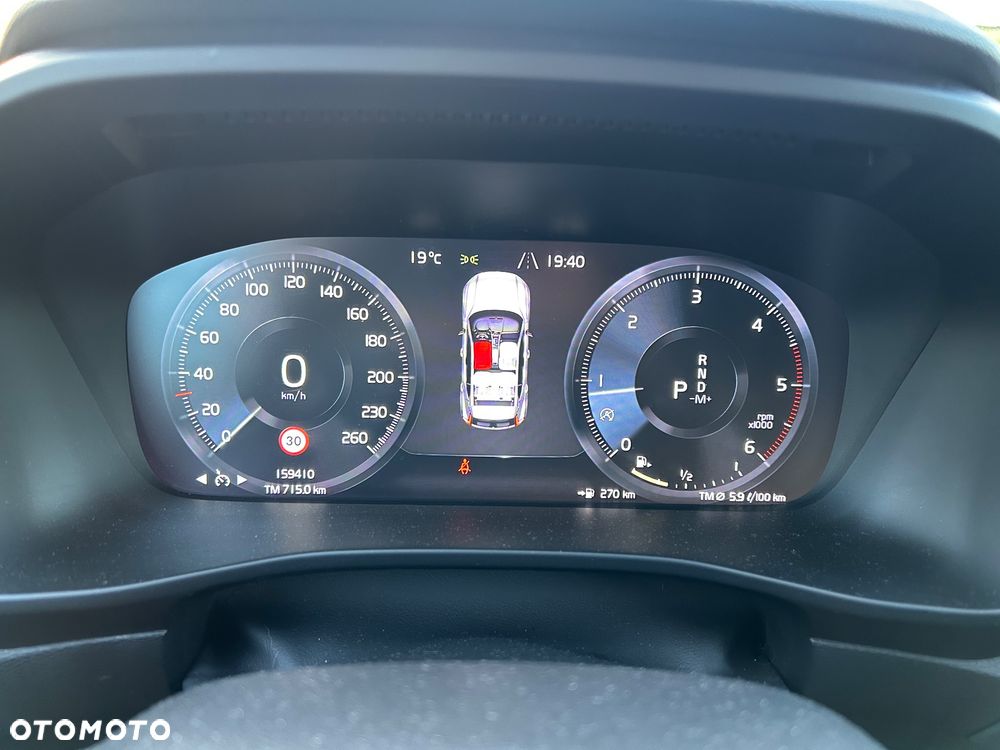 Volvo XC 40 D3 SCR - 11