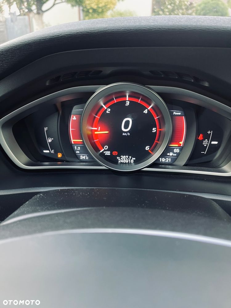 Volvo V40 D2 Drive-E Ocean Race - 9