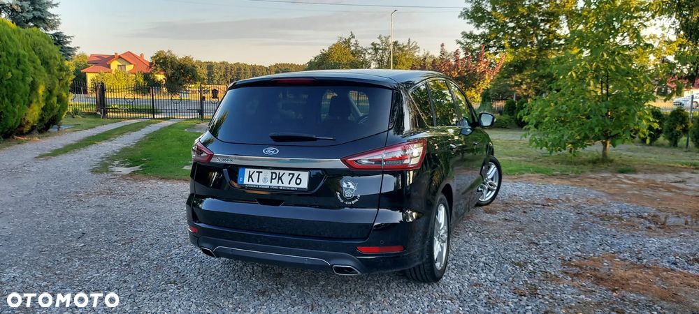 Ford S-Max - 11