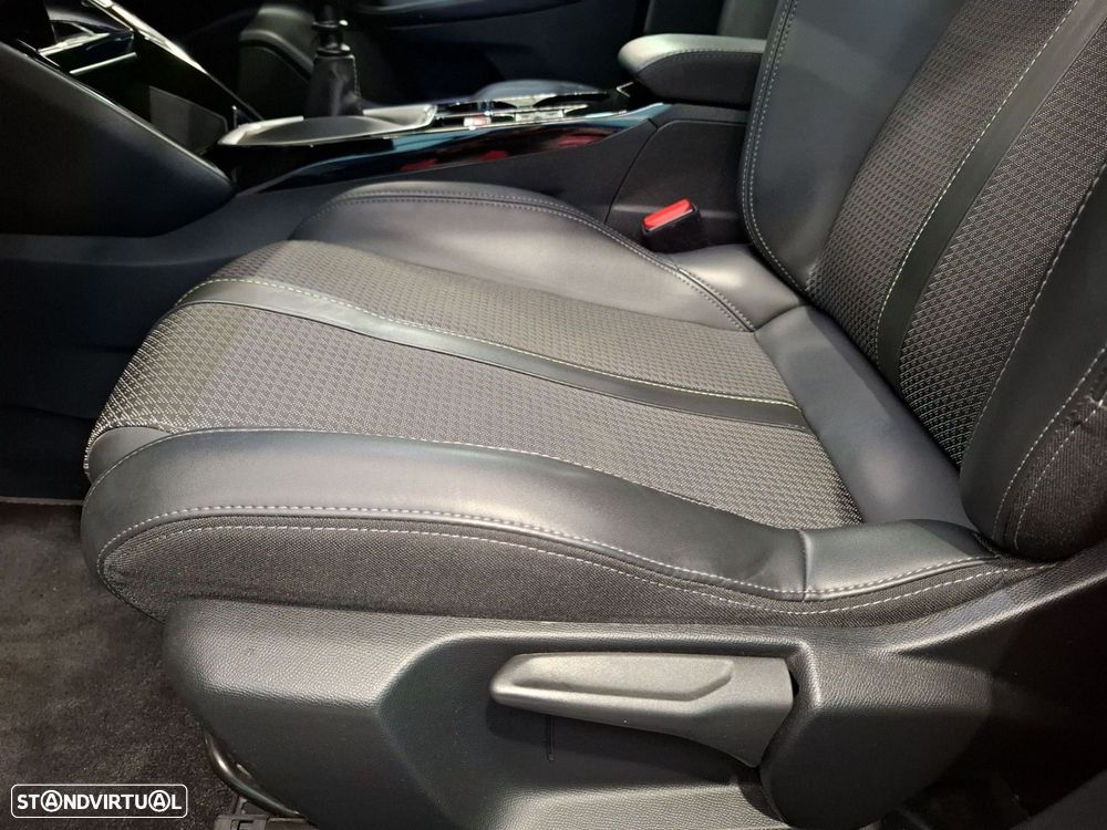 Peugeot 2008 1.5 BlueHDi GT - 25