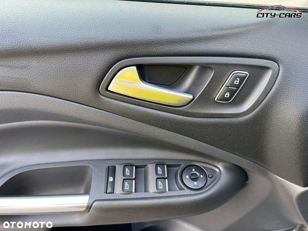 Ford Kuga - 38