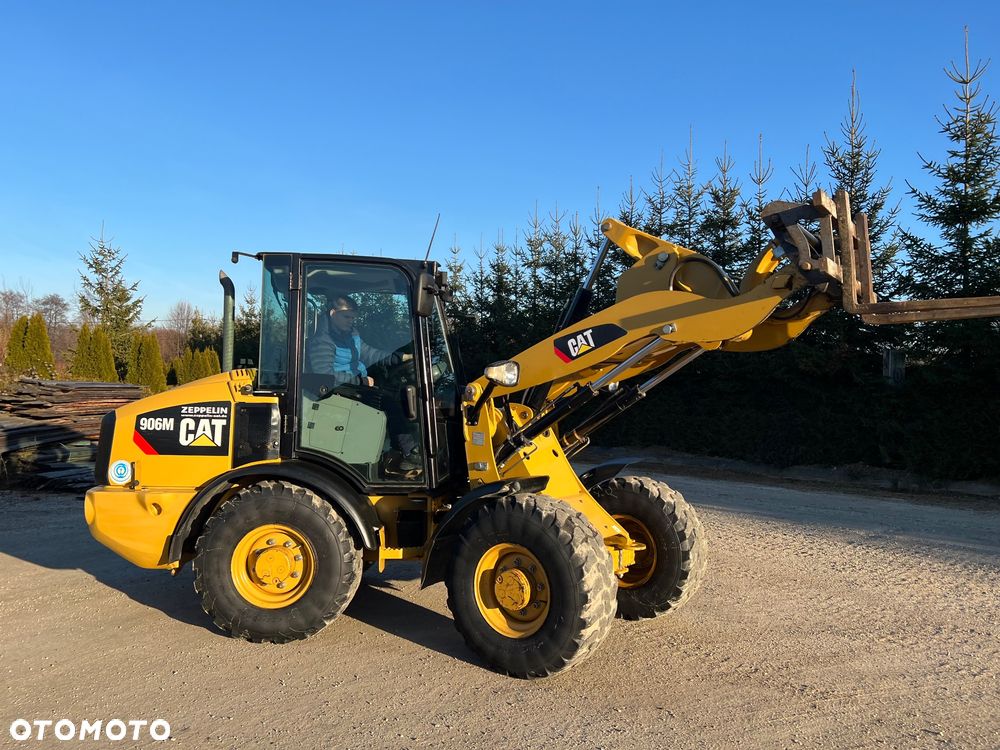 Caterpillar Ładowarka łamana 906M Cat łyżka widły 907 908 5 6 ton SZYBKOZŁĄCZE HYDRAULICZNE dodatkowe linie ZAMIATARKA za dopłatą - 4