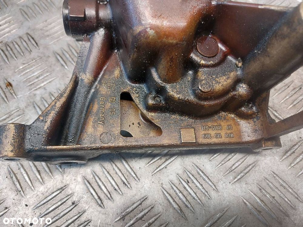 POMPA OLEJU SKODA SUPERB I 2.8 V6 078115105 - 2