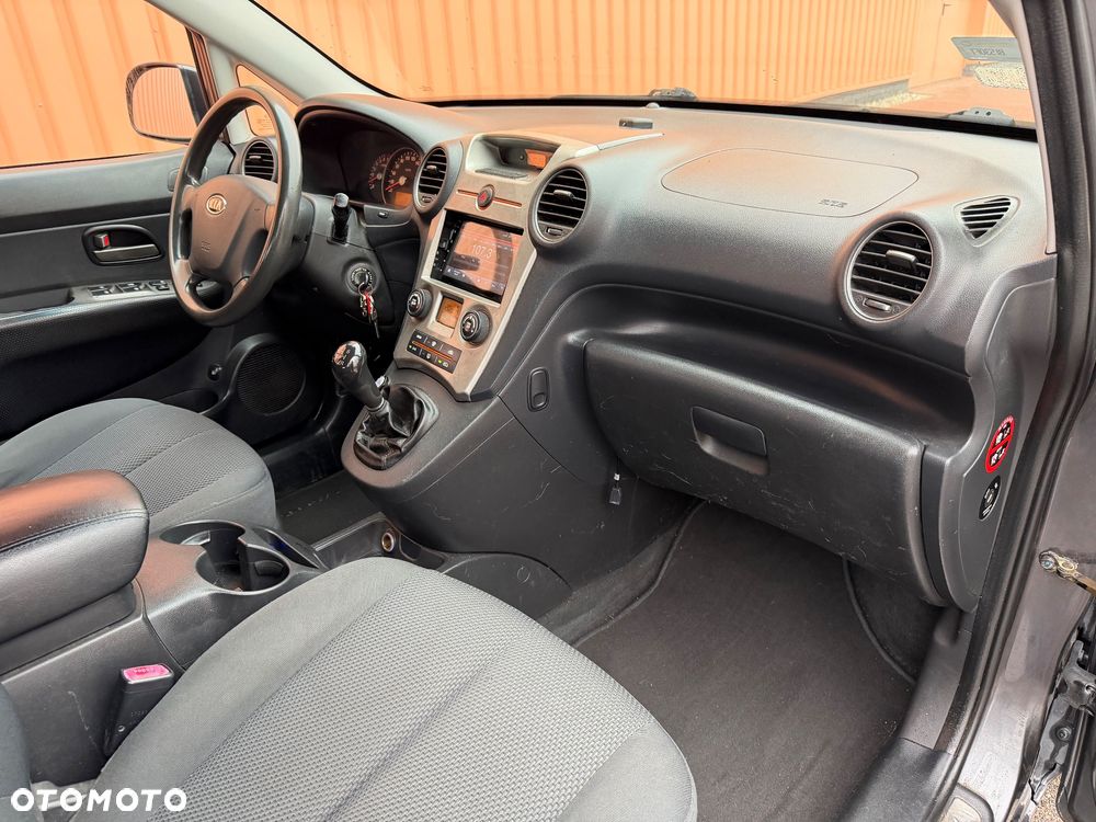 Kia Carens 2.0 EX - 10