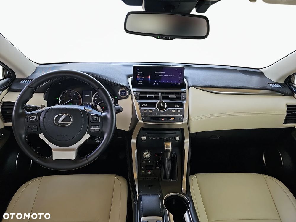 Lexus NX 300h F Impression AWD - 31