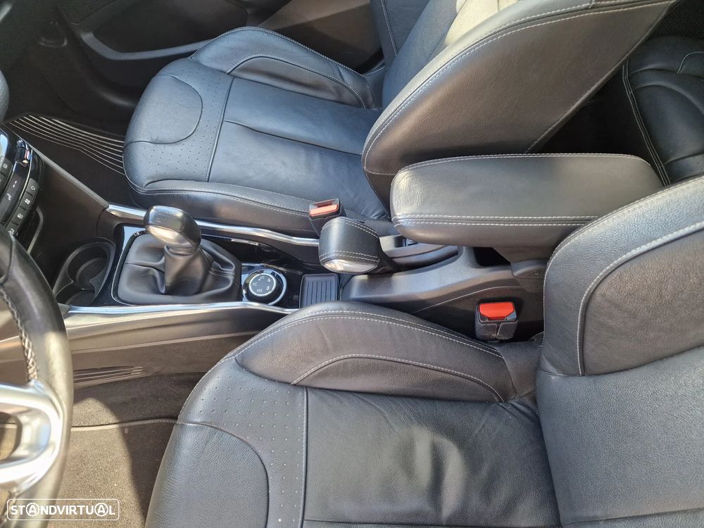 Peugeot 2008 1.2 PureTech Allure - 25